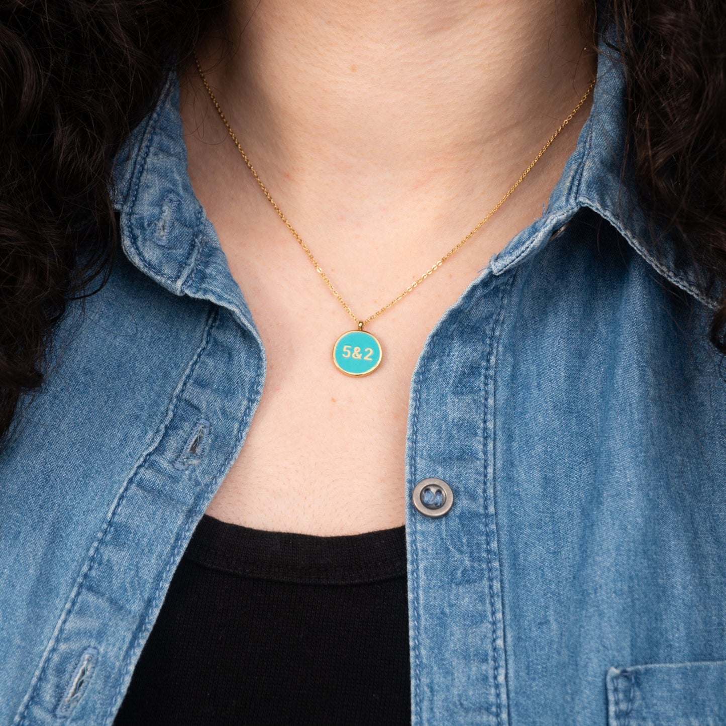Hebrew 5 & 2 Necklace - Gold